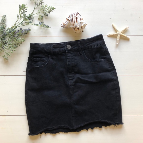 Garage Dresses & Skirts - 💘NWOT!! Garage Black Mini Denim Skirt
